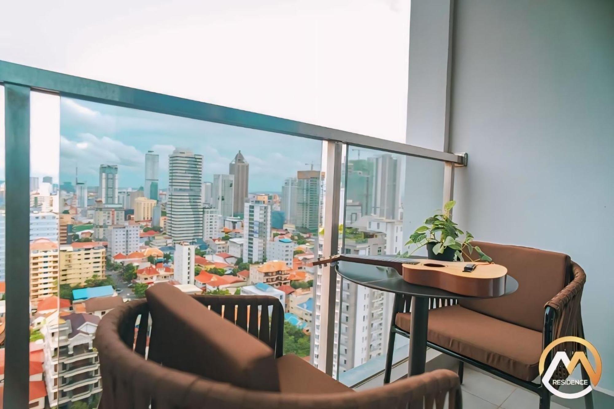 Hotel Serviced Condo Unique Infinity Pool With Mekong River View Phnom Penh Exterior photo