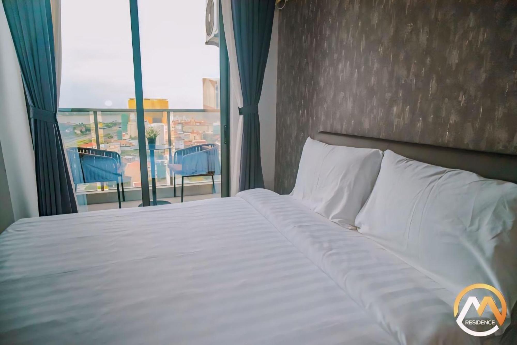 Hotel Serviced Condo Unique Infinity Pool With Mekong River View Phnom Penh Exterior photo